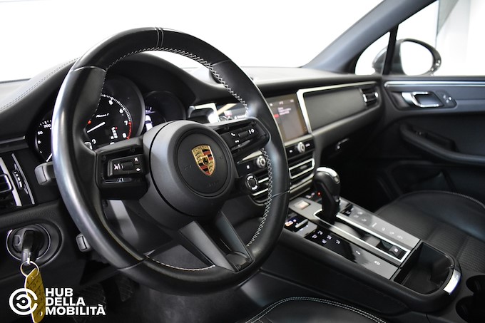 PORSCHE Macan 2.0 T